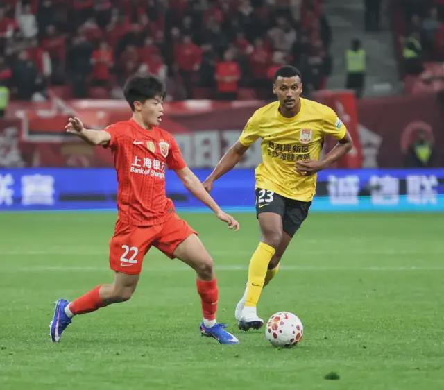 华体会中国-中超第二轮,上海海港4:1青岛西海岸